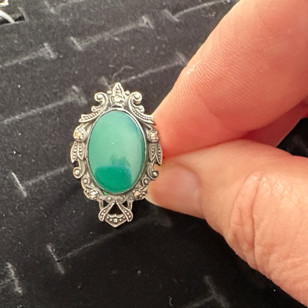 Sterling silver marcasite & Green Onyx ring